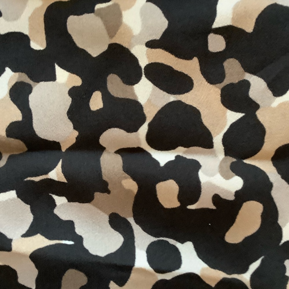 LOFT Monochrome Patterned Blouse - image 5